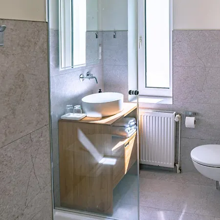 Apartment Kapitaenshaus Friedrich Franz - Premium 200 Meter Vom Und Alten Strom Rostock